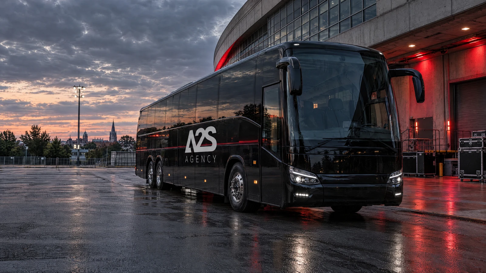 Nightliner vor einer Veranstaltungshalle